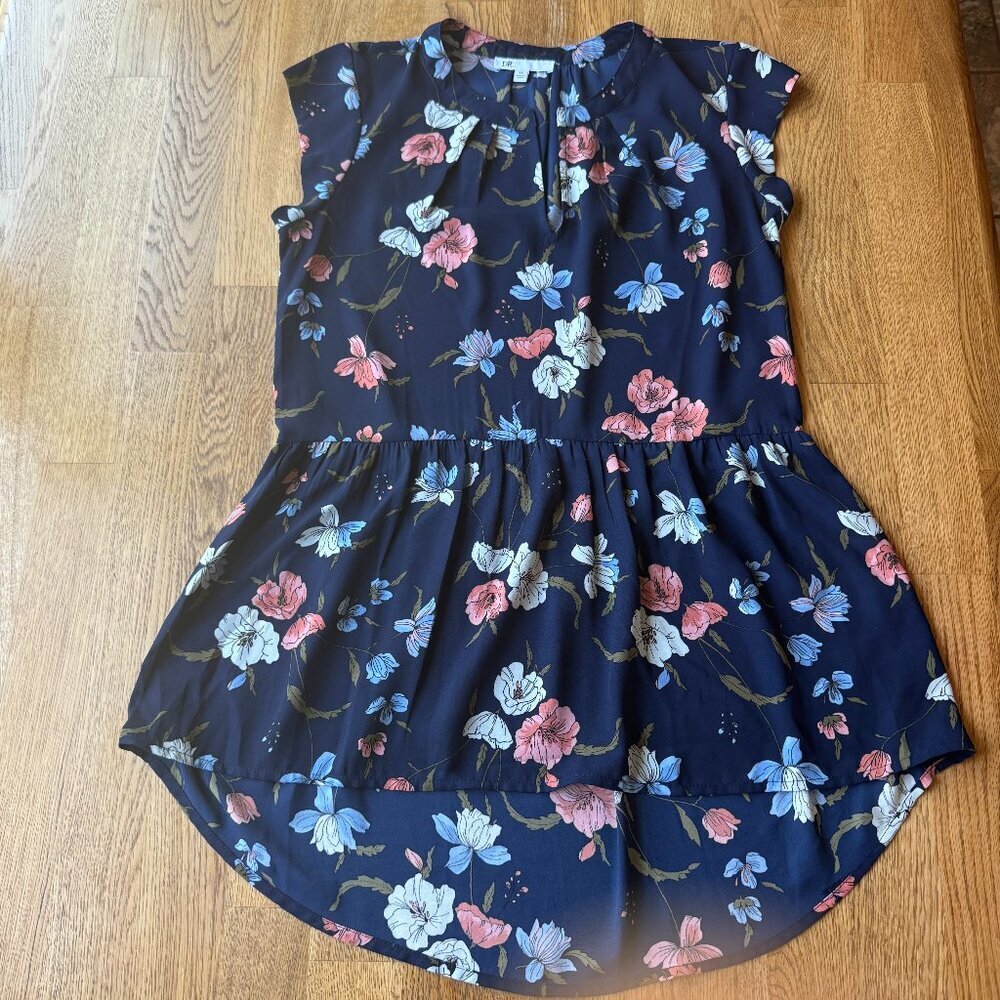 DR2 Navy Floral Tunic Top Size Hi-Low XS